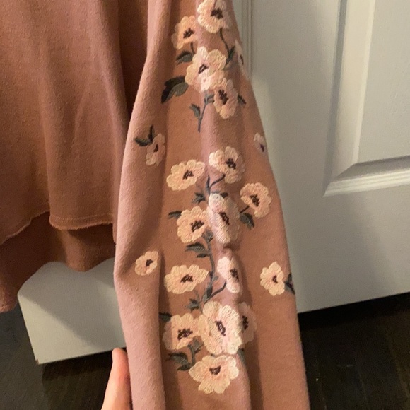 American Eagle Outfitters Long Sleeve - Picture 3 of 7